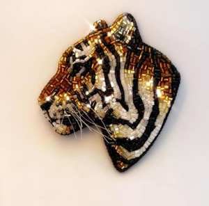 Porte-clés artisanal en alliage avec broderie perlée, style bohème, élégance saisonnière, breloque en perles de rocaille - Product Image 3