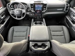 แรม 1500 บิ๊กฮอร์น ครูว์แค็บ ขับเคลื่อน 4 ล้อ ปี 2025 - Product Image 5