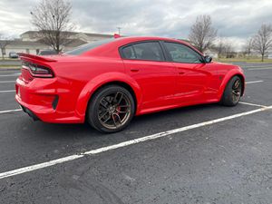 Dodge Charger SRT Hellcat Widebody Turbo Izquierdo 2023 717-hp Supercargado HemiV8 TorRed Último Año Sin Modificar Venta de Auto Usado - Product Image 2