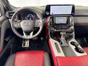 Un Excelente SUV Crossover Usado LX 600 F SPORT HANDLINE 2023 con Tracción en las Cuatro Ruedas - Product Image 4