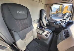 รถบรรทุกขนส่งสินค้า DAF สีขาว มุมมองด้านหน้า ปี 2022 สำหรับการขนส่งเชิงพาณิชย์ - Product Image 6