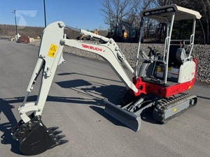 Miniexcavadoras TAKEUCHI TB216 2025: Excavadora de orugas de alta calidad para movimiento de tierras con motor, disponible ahora en stock. - Product Image 3