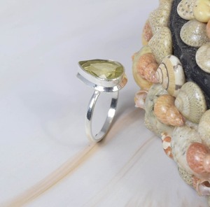 Anillo de Compromiso con Cabujón de Citrino Natural de Diseño Exclusivo Hecho a Mano, Plata de Ley 925 con Engaste de Puntas, Joyería Moderna - Product Image 3