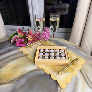 Plateau en résine de haute qualité avec sous-verres, fait main, personnalisable, ensemble de service décoratif pour salon, bureau, salle de séjour, mariage - Product Image 2