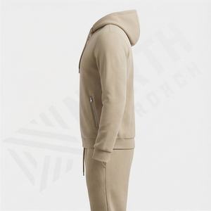 Ensemble de survêtement pour homme conçu avec une veste à capuche zippée de haute qualité, ensemble de course, logo personnalisé, motif en polyester, survêtement en polaire, couleur personnalisée - Product Image 3