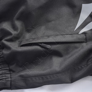 Pantalon de neige noir imprimé flamme de haute qualité avec tissu imperméable, taille à cordon de serrage, doublure isolante et poignets élastiques pour hommes - Product Image 4