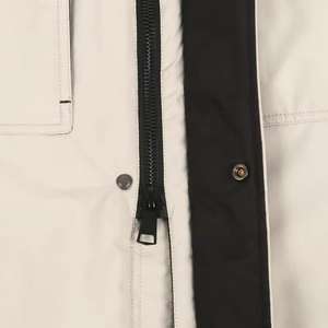 Veste matelassée OEM kaki avec logo personnalisé Veste d'hiver matelassée avec cordon de serrage et fermeture à capuche en fausse fourrure pour femmes - Product Image 3