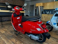 Nueva Motocicleta Scooter-Moped GTS Super 300 Sport 2026 para Ensamblar