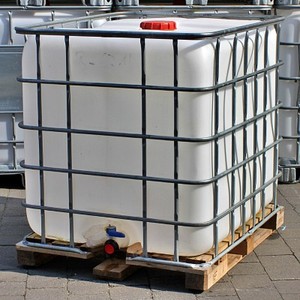 Conteneur IBC carré en plastique de 1000 L, étanche à la lumière, pour eau potable extérieure – À vendre - Product Image 3