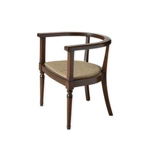 Silla de madera pulida para interiores formales con patas elegantes y detalles hechos a mano que mejoran el atractivo del espacio vital - Product Image 5
