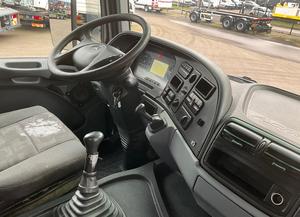 Mercedes-Benz Actros 4141 8x4 manuel 2006 avec grue Hiab 32 tonnes + Fly-jib - Product Image 5