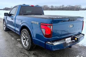 Ford F-150 XL 4x4 Coyote V8 2024 d'occasion en excellent état - Product Image 2