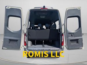 Mercedes-Benz Sprinter Van 2026, 8 Posti, Cambio Automatico, Tetto Alto, Camper Van, Fari a LED, Alimentazione a Benzina, Pneumatici R17, Tessuto Leggero - Product Image 3