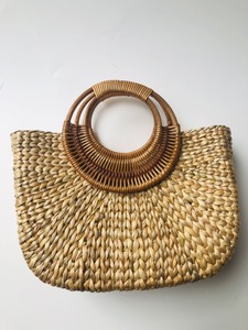Nouvelle collection de sacs à main de style vintage Élégamment fabriqué en jacinthe d'eau naturelle chic fièrement fabriqué au Vietnam deux chic respectueux de l'environnement - Product Image 2