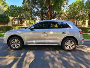SUV Q5 45TFSI 2.0L AWD 2019 Usado en Buen Estado con Asientos de Cuero, Portaequipajes de Aleación de Aluminio, Volante a la Izquierda - Product Image 2