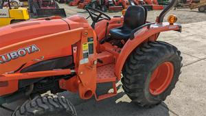 2016 Tracteur Kubota L3901-37.5 HP diesel-Tracteur utilitaire compact-Prêt pour chargeur et outil-Équipement agricole et immobilier - Product Image 6