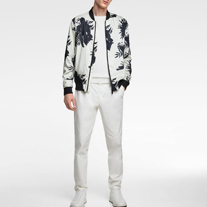 Chaqueta Bomber para Hombre de Alta Calidad al por Mayor, en Tela Satinada con Cuello Alto, Ligera, Servicios OEM, Chaqueta Bomber de Invierno - Product Image 3