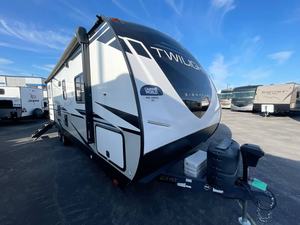 Cruiser R-v T-w-i-l-i-g-h-t S-i-g-n-a-t-u-r-e 2620 Usado del 2022 - Product Image 2