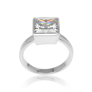 Meilleure vente Bague en argent sterling avec zircon cubique et pierres précieuses Bijoux personnalisés pour femme Cadeau pour sa collection délicate - Product Image 1
