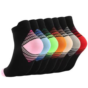 <span class=keywords><strong>Calze</strong></span> da corsa a compressione in Nylon elasticizzato da <span class=keywords><strong>uomo</strong></span> 2024 <span class=keywords><strong>calze</strong></span> da calcio antiscivolo da calcio con polsino a maglia con vendita di <span class=keywords><strong>calze</strong></span> sportive alla caviglia - Product Image 5