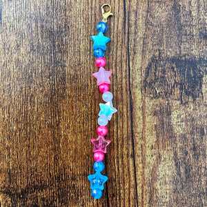 Porte-clés/breloque fierté fait main - Product Image 1