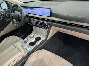 Genesis GV80 2.5T Advanced AWD Sport Utility 2025 le mieux noté, direction à gauche, intérieur en cuir, toit ouvrant panoramique, 7 places - Product Image 5
