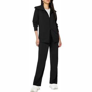 Conjunto Deportivo Casual para Mujer con Capucha y Estampado, Chaqueta y Pantalones Cortavientos Ligeros de Poliéster con Opción de Logotipo Personalizado - Product Image 3