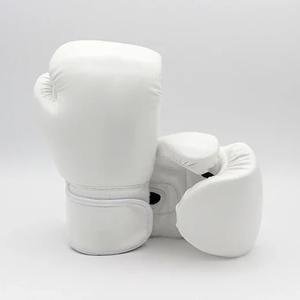 Guantes de boxeo de cuero PU personalizados para hombres y mujeres equipo de entrenamiento con logotipo personalizado impermeable para saco de boxeo Kickboxing - Product Image 2