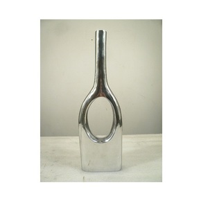 Vase à fleurs de couleur argent en fonte d'aluminium de haute qualité - Product Image 1