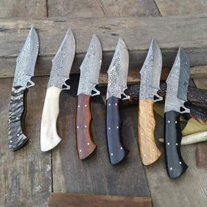 Couteau de chasse personnalisable en acier Damas Couteau à lame fixe avec manche en bois pour utilitaire extérieur supporté par OEM - Product Image 2
