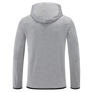 เสื้อฮู้ดผู้ชายผ้าโพลีเอสเตอร์100% ปรับแต่งได้มีซิประบายอากาศเป็นมิตรกับสิ่งแวดล้อม - Product Image 3