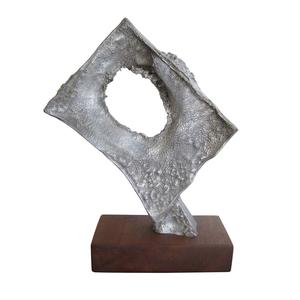 Escultura de Aluminio Fundido de Primera Calidad que Combina Forma Creativa, Diseño Moderno y Atractivo Decorativo de Alta Gama para Interiores - Product Image 1