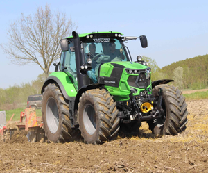 รถแทรกเตอร์ Deutz fahr 2WD 90HP CD1804E ผลิตภาพสูงมือสองพร้อมห้องโดยสารปั๊ม AC รับประกัน5ปีสำหรับการเกษตร - Product Image 3