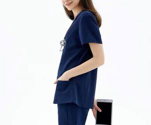 Alta calidad de moda sólido Unisex fácil cuidado uniformes Scrub traje enfermera Hospital Scrubs uniformes conjuntos - Product Image 3