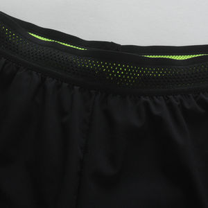 Short de football de qualité supérieure | Évacuation de l'humidité et léger | Logos personnalisés et couleurs disponibles 100% Short de football en polyester - Product Image 4