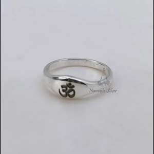 Anillo Om de Plata de Ley 925 con Símbolo Aum, Hecho a Mano, Rodio, Grabado Personalizado, Joyería de Yoga para Meditación, Regalo Espiritual - Product Image 6