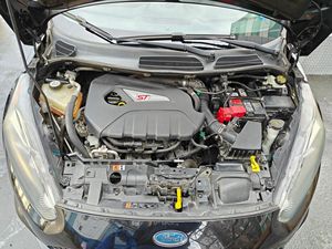 F-ord F-iesta ST 2017 d'occasion, 1 propriétaire, boîte manuelle 6 vitesses, turbo 4 cylindres, quasi d'origine - Product Image 6