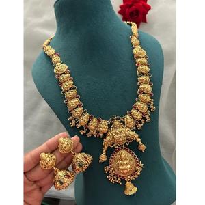 Ensemble de bijoux de temple en or antique Collier et boucles d'oreilles de mariée classique Lakshmi Kasu pour les mariages, les fêtes et les fiançailles - Product Image 1