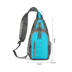 Bolso cruzado ecológico con material reciclado y ajuste cómodo - Product Image 2