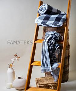 Serviettes de bain de luxe de haute qualité en coton turc doux super absorbant en noir blanc pour une utilisation dans un salon de plage avec logo d'usine - Product Image 1