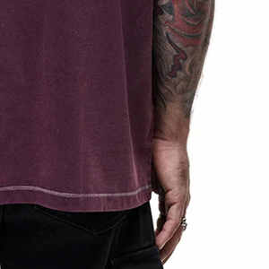 เสื้อยืดโอเวอร์ไซส์ผู้ชาย สีพื้น แขนสั้น ล้างสีแบบแอซิดวอช คอกลม แต่งขอบตัดกัน สไตล์ลำลอง ผ้าเจอร์ซีย์ถัก 100% ผ้าฝ้าย - Product Image 4