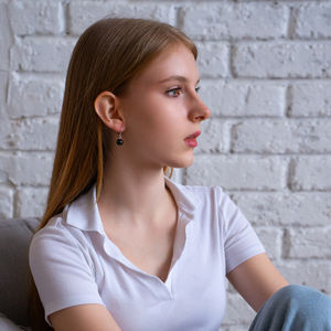 Pendientes de shungita con una perla redonda pulida de 0,35 pulgadas (9 mm) - Product Image 4