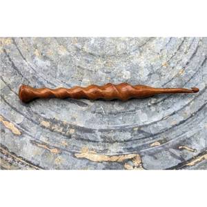 Ensemble d'aiguilles à crocheter ergonomiques en résine, grandes aiguilles à tricoter pour les mains arthritiques |   Aiguille en résine torsadée faite à la main sur mesure - Product Image 5