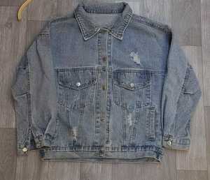 Veste en jean vintage personnalisable avec décoration de boutons délavés à l'acide, impression de logo personnalisée pour l'hiver et le printemps - Product Image 4