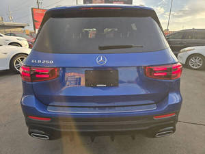 Mercedes-Benz GLB 250 2024, robuste et peu utilisé - Product Image 2