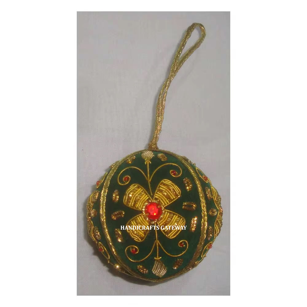 สีเขียวเข้ม