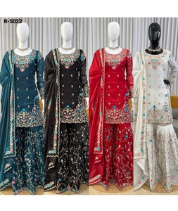 Traje Sharara de Seda JMC con Bordado de Hilo y Lentejuelas con Remaches y Motivos, Ropa Étnica India para Bodas, Tallas Grandes - Product Image 1