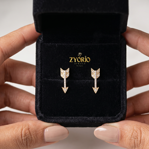 Pendientes de Oro de 14K con Flecha y Diamantes Cultivados en Laboratorio, Certificados por IGI, con Micropavé, Joyería Fina de Lujo para Mujer, Zyorio Jewels - Product Image 2