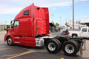 Camion-cabine Volvo conventionnel de 2015 - Product Image 3