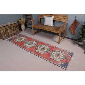 พรมวินเทจตุรกี ขนาด 2.2x7.9 ฟุต (68x241 ซม.) พรมขนสัตว์สีแดง - Product Image 1